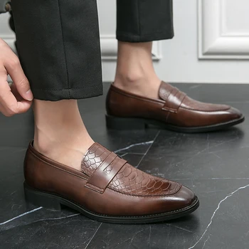 Lüks Erkek rahat ayakkabılar Moda Düşük Topuk Erkekler erkek resmi ayakkabı erkek mokasen ayakkabıları Erkek Ayakkabı Rahat İngiliz Tarzı ayakkabılar tasarım ayakkabı
