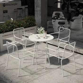 Modern Minimalist Açık Ferforje Masa ve Sandalye Veranda mobilya takımı Balkon Eğlence İstiflenebilir Masa ve Sandalye Kombinasyonu